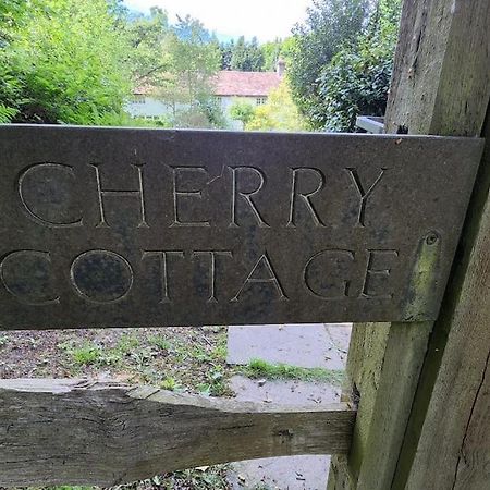 Ashdown Forest Character Cottage, 18Th Century โครวบะระ ภายนอก รูปภาพ