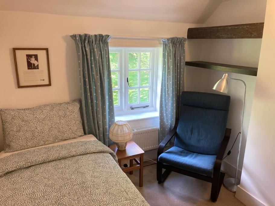 Ashdown Forest Character Cottage, 18Th Century โครวบะระ ภายนอก รูปภาพ